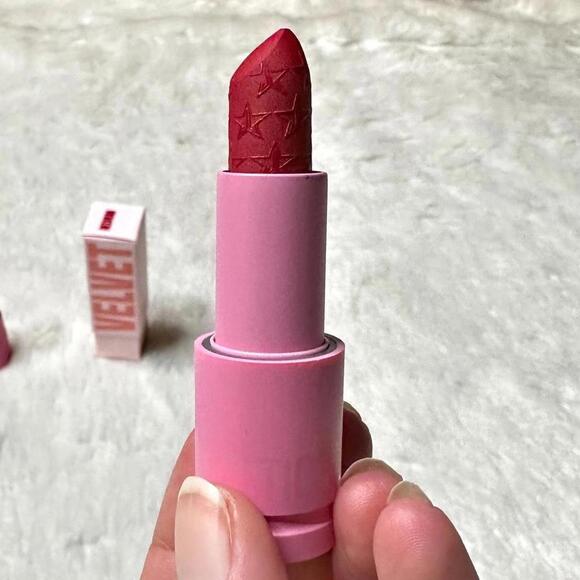 NIB Jeffree Star Velvet Trap Matte Lipstick RedRum Full Size 4g - Picture 4 of 8